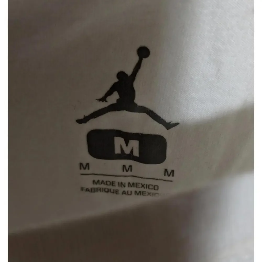 Mens‎ Air Jordan Michael Jordan No. 23 Chicago Bulls Long Sleeve Shirt Size M